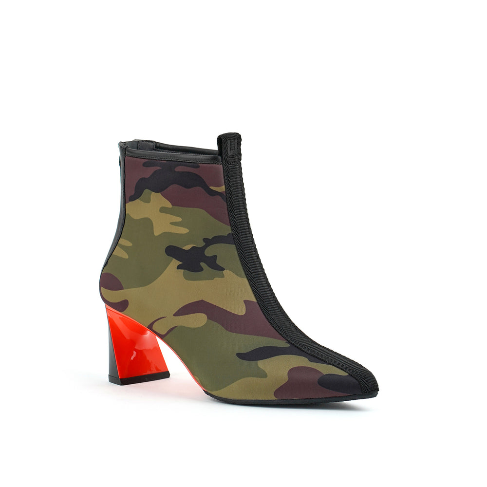 lucid molten mid camouflage angle out view