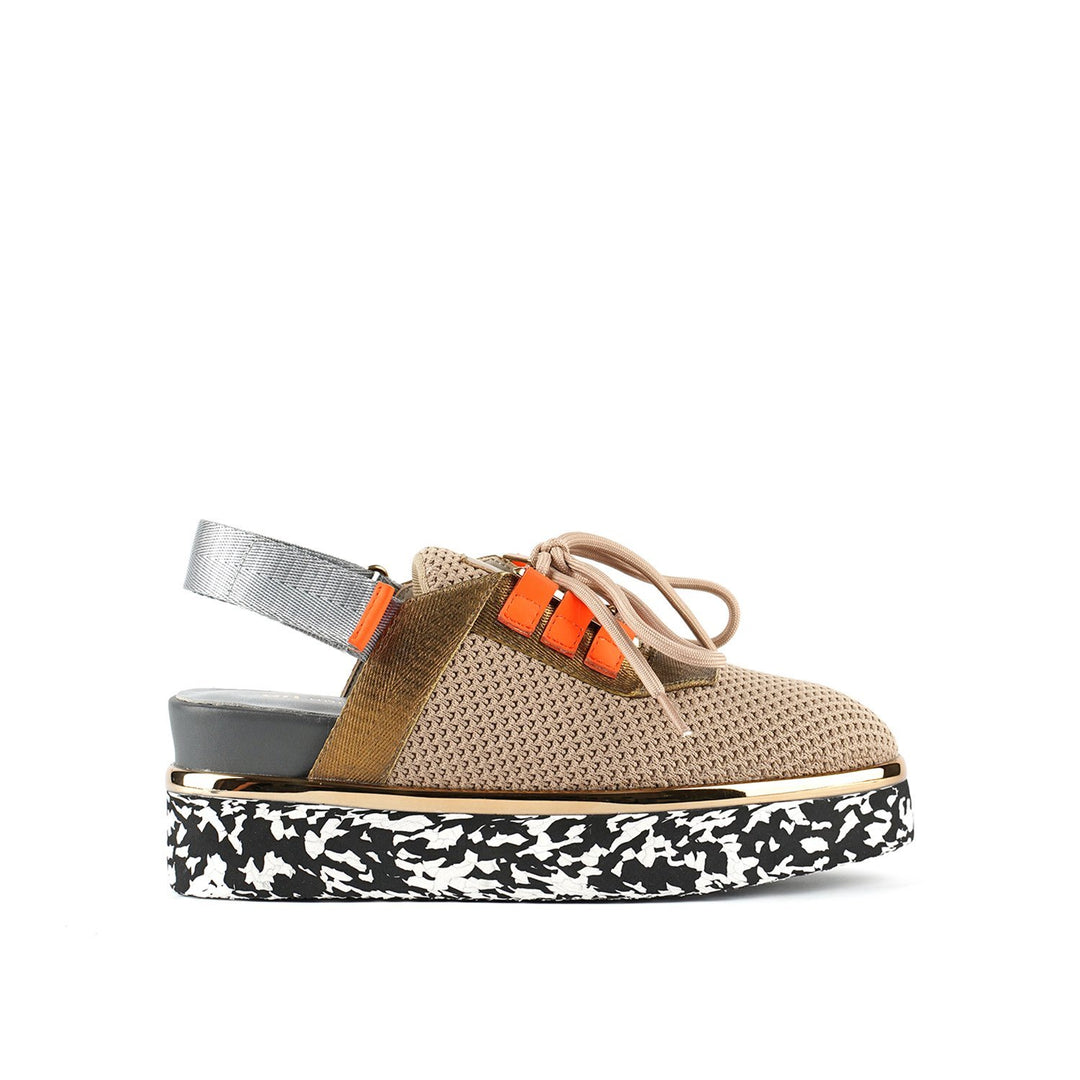 miku space caramel out view