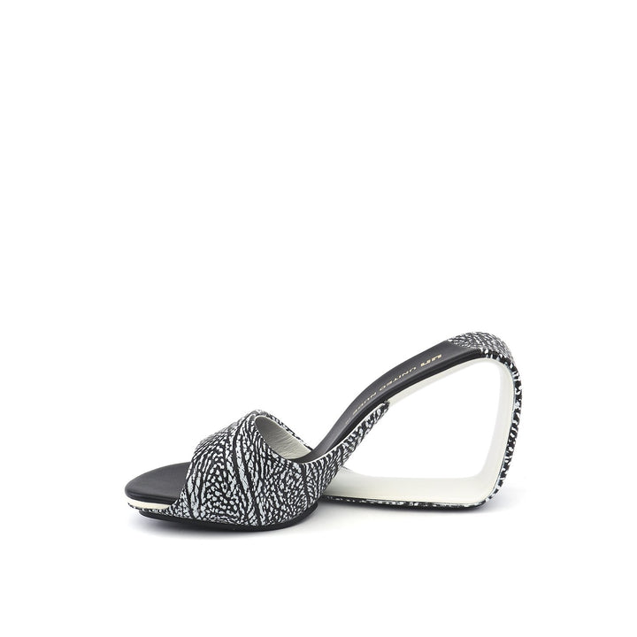 mobius hi black white mix in view