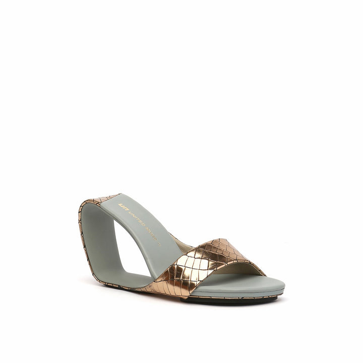 mobius hi bronze angle out view