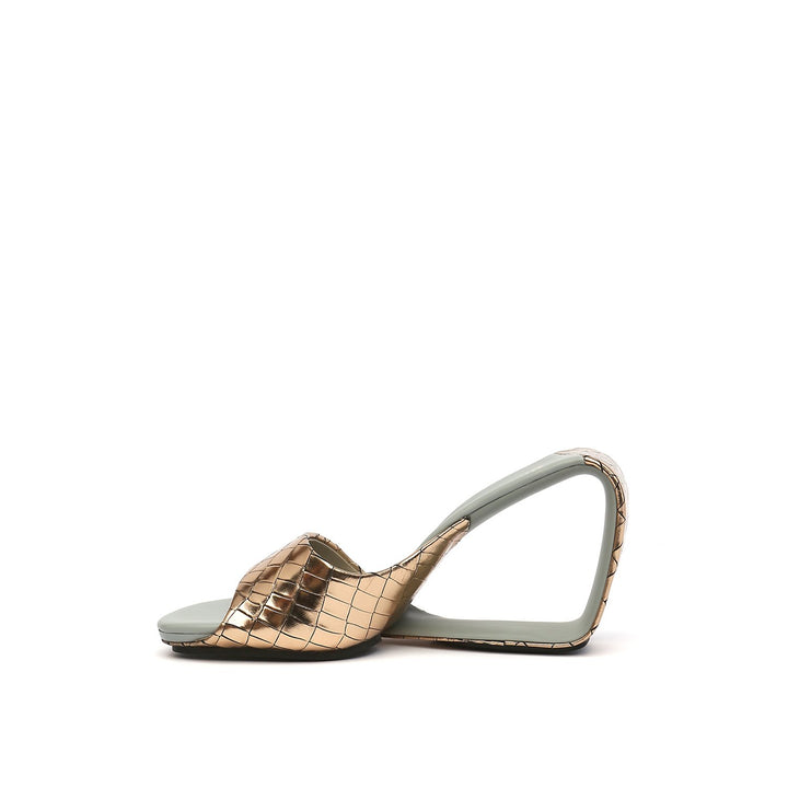 mobius hi bronze in view