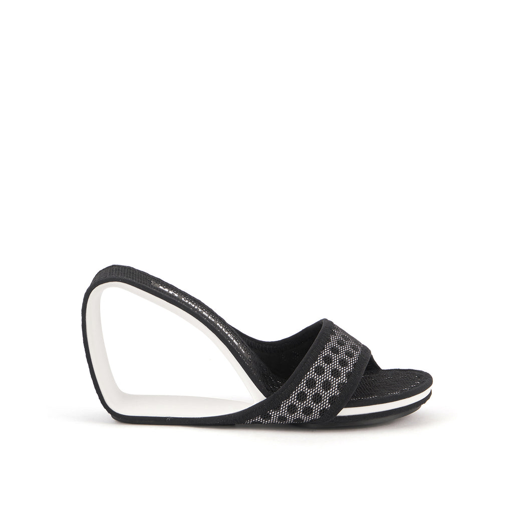 mobius hi surf black outside view