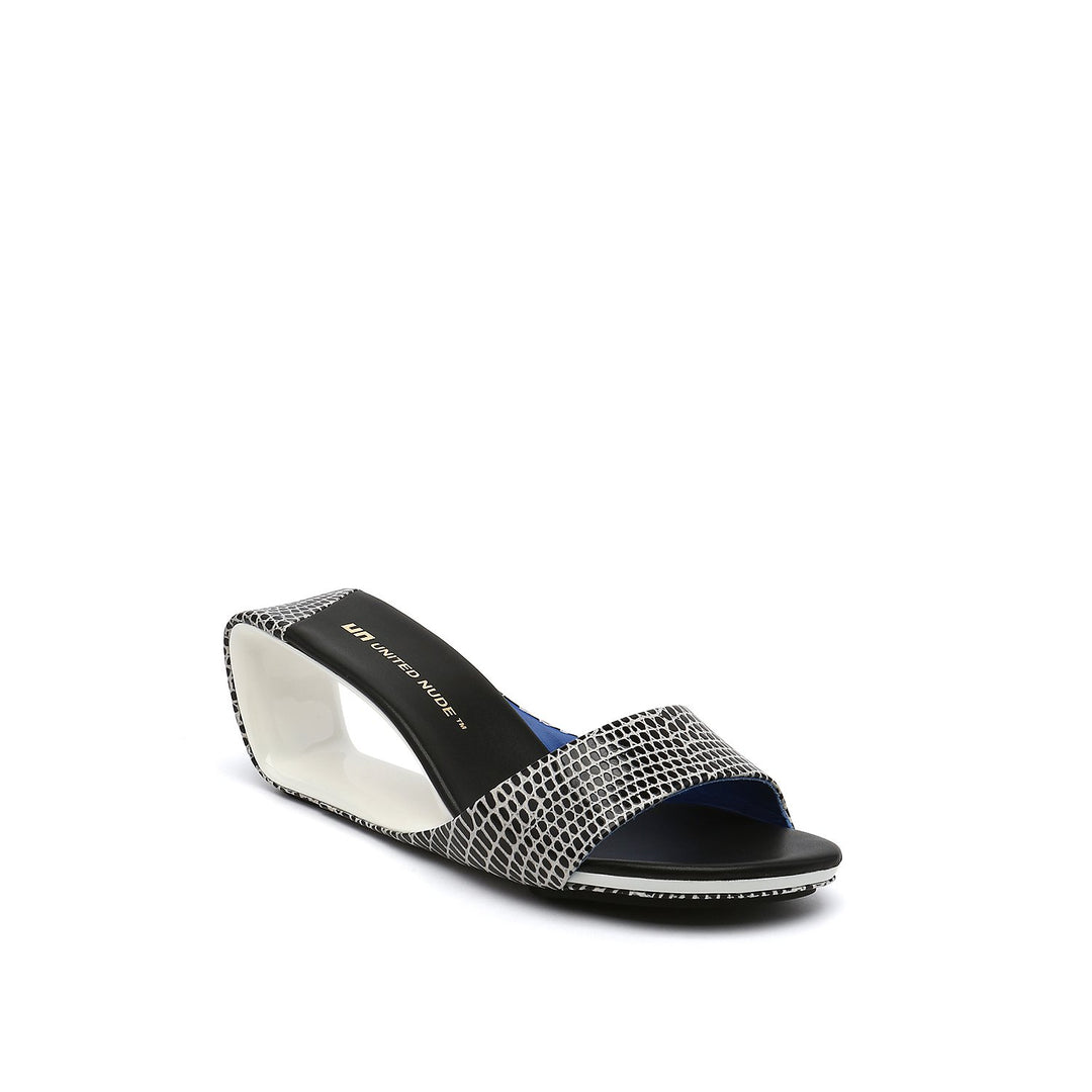 mobius mid summer mix angle out view