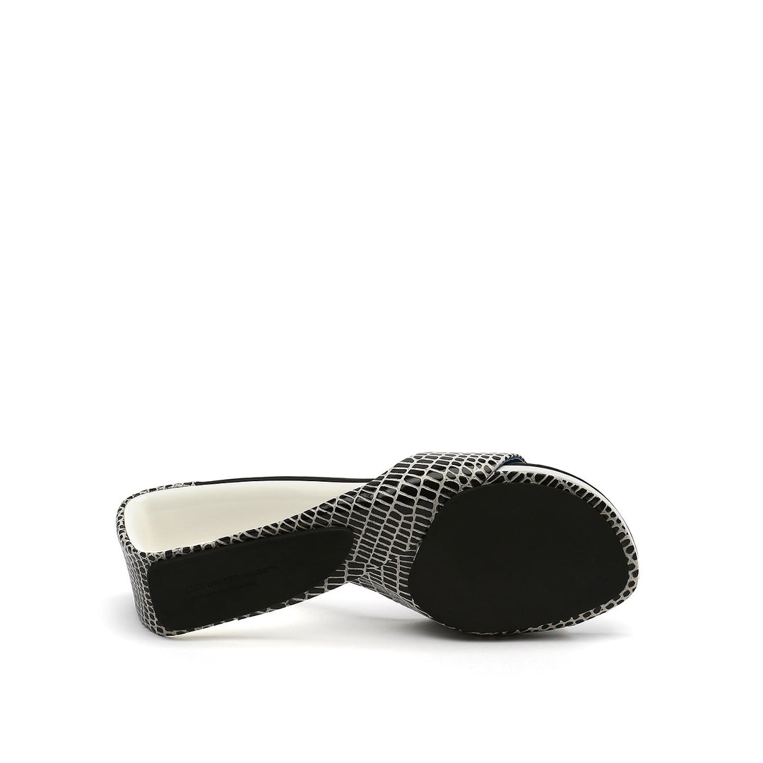 mobius mid summer mix bottom view