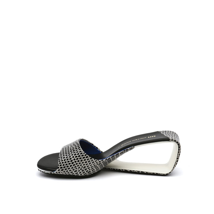 mobius mid summer mix in view