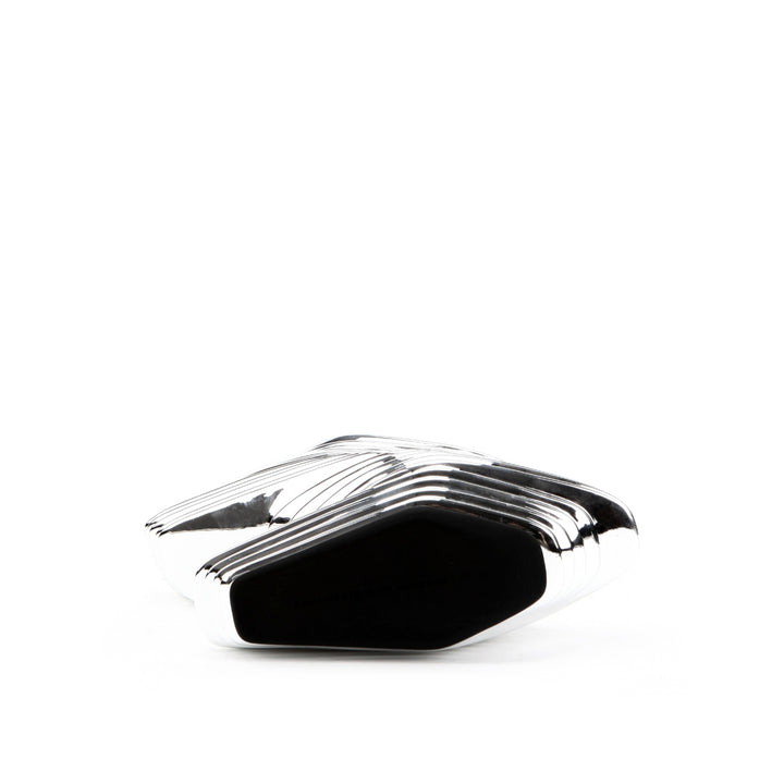 zaha nova silver bottom view