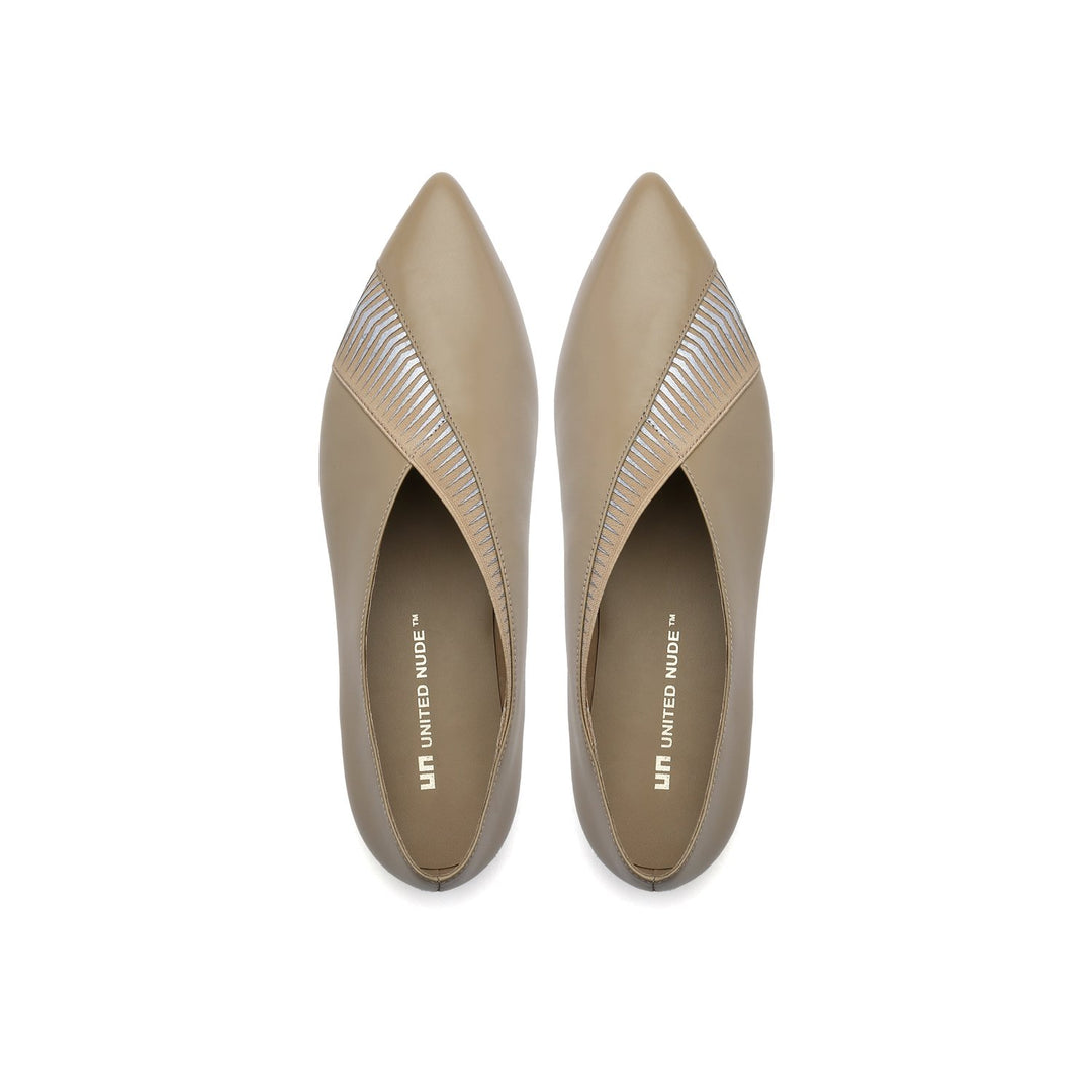 peek pump lo nude top view