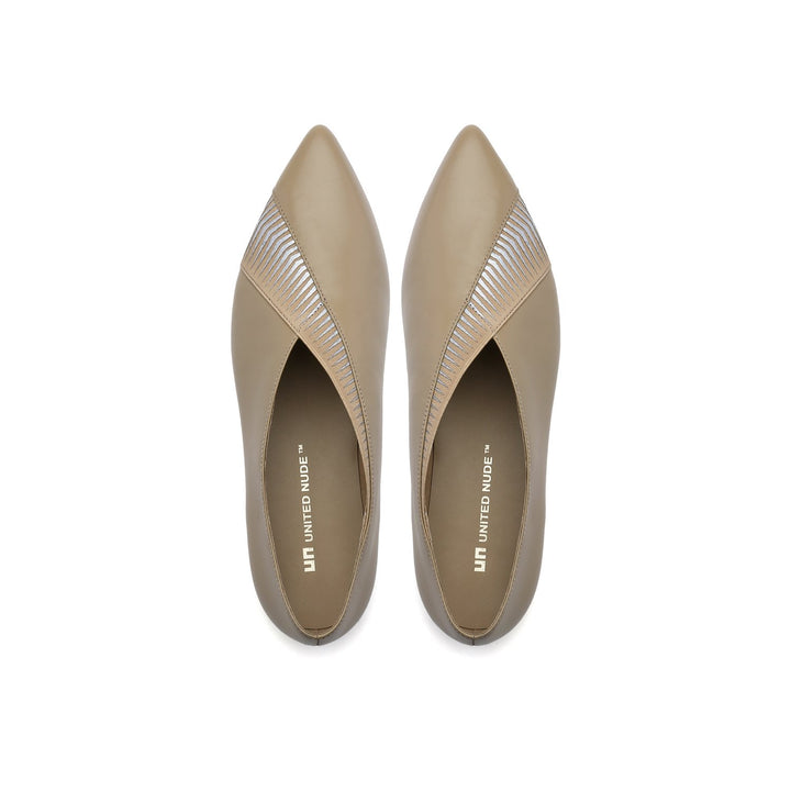 peek pump lo nude top view