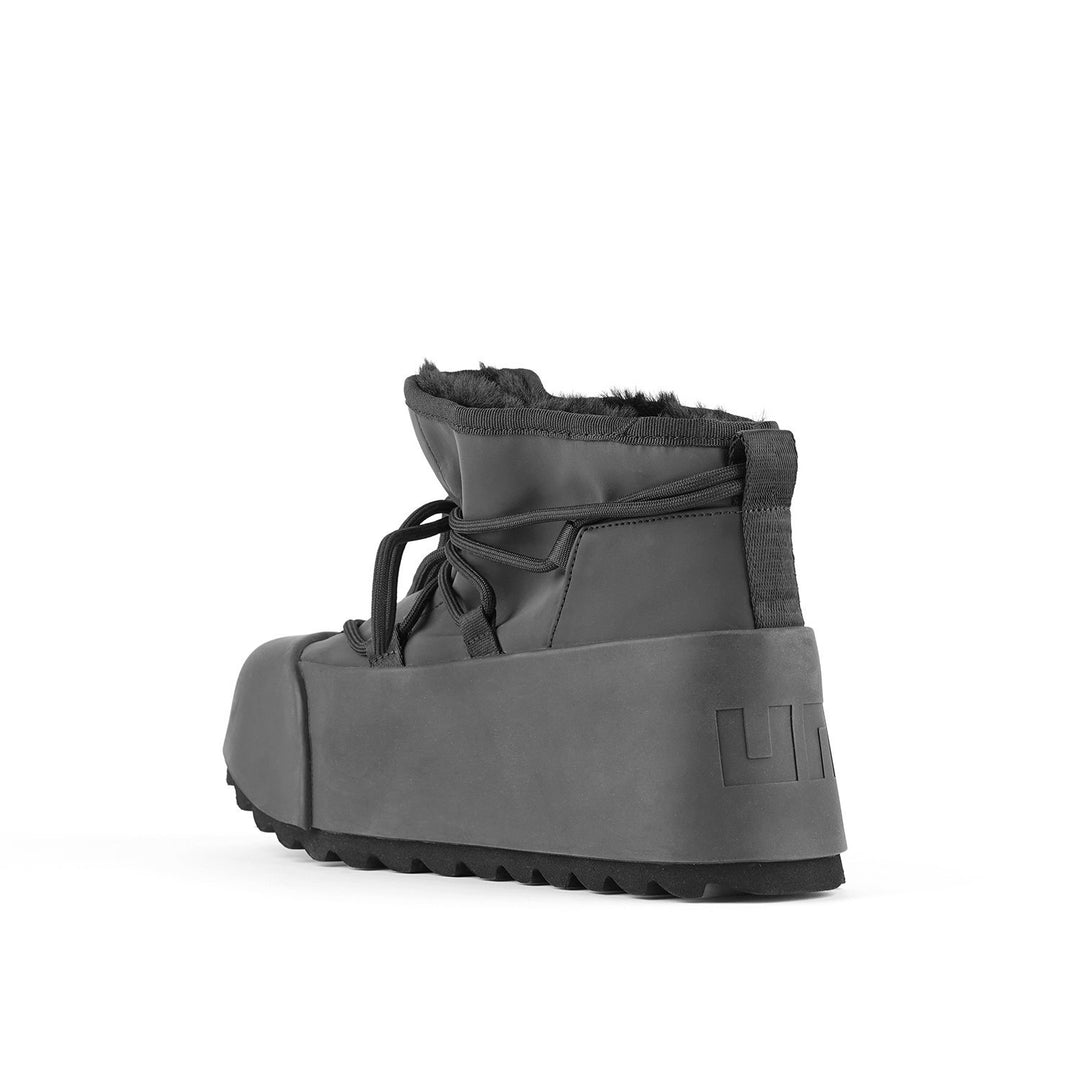 polar bootie black angle in view