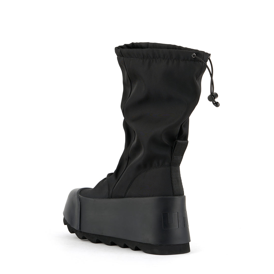 polar pocket black angle in view