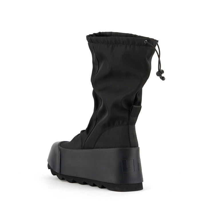 polar pocket black angle in view