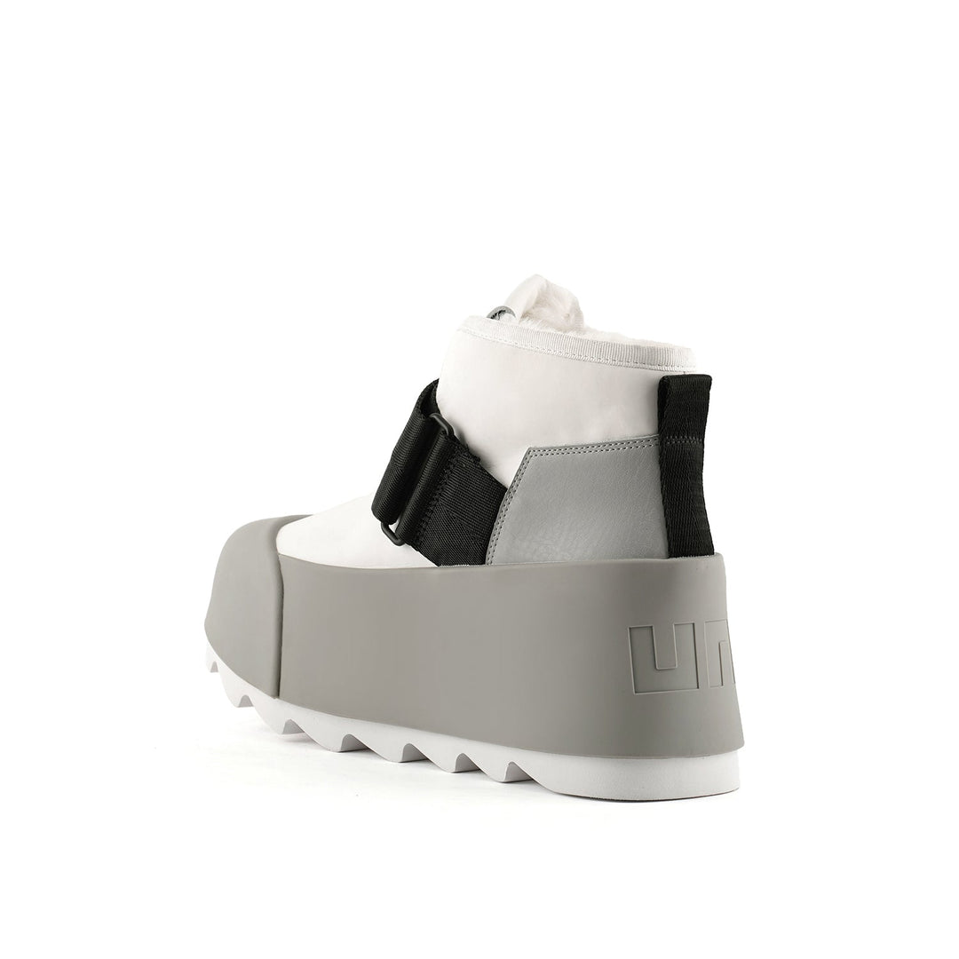 polar run mono angle in view