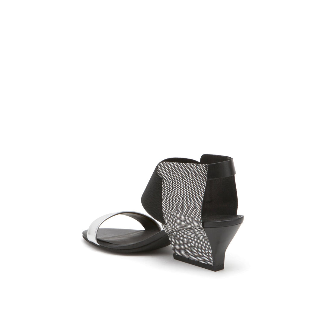 raiko black white mix + black angle in view