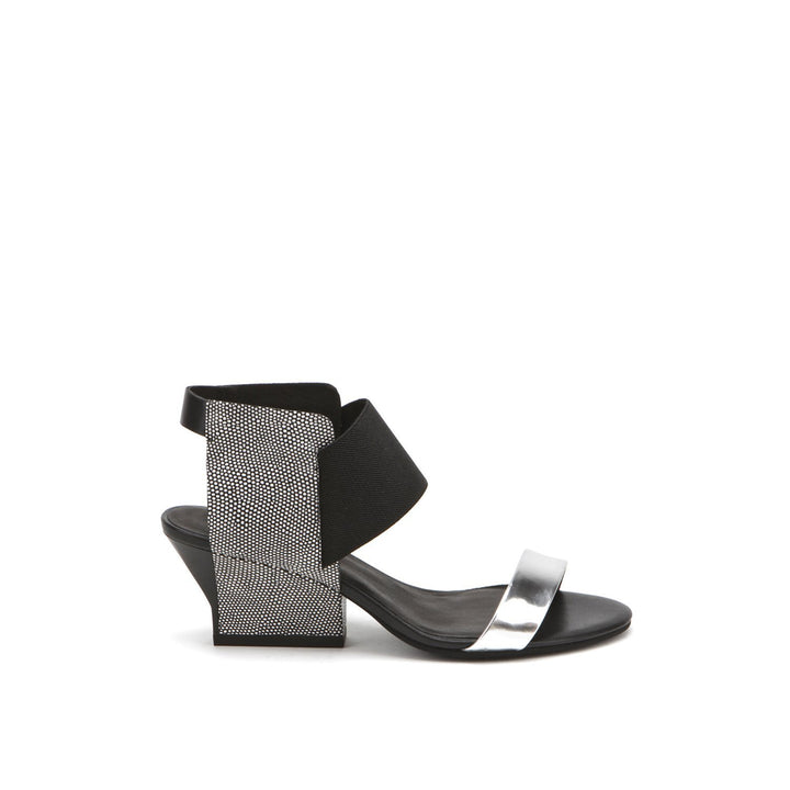 raiko black white mix + black out view