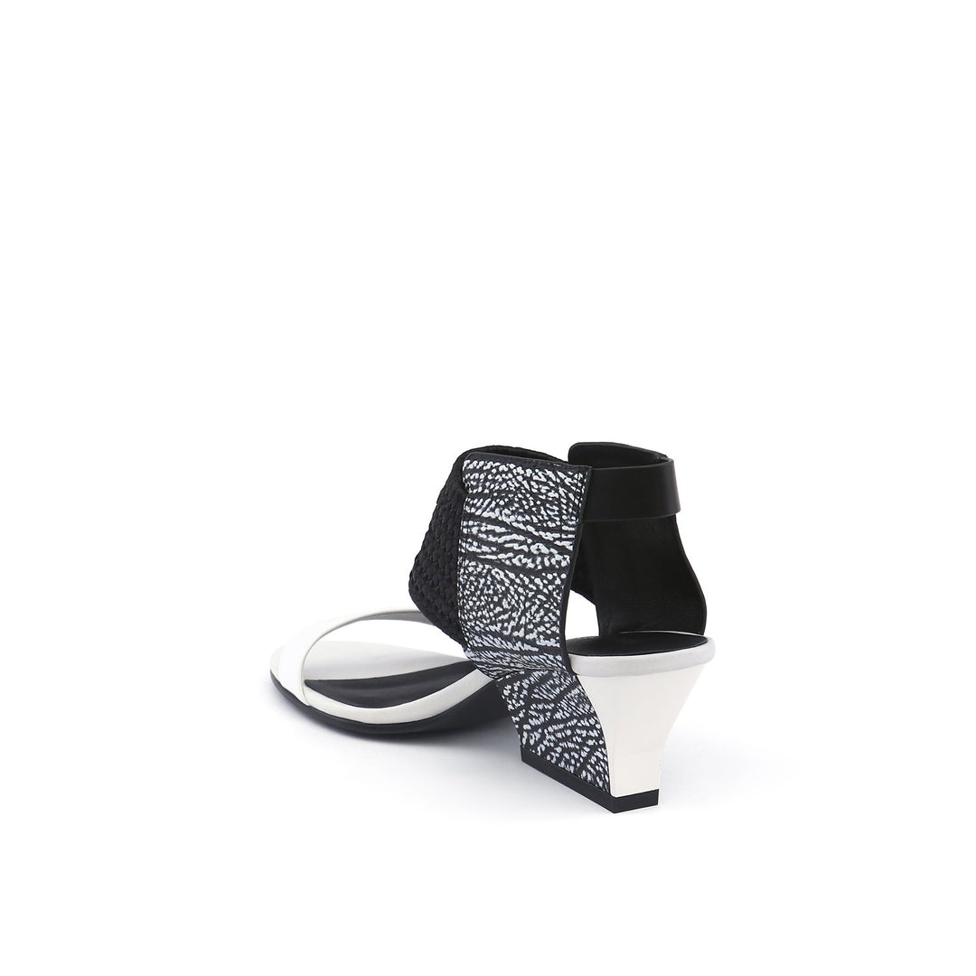 raiko white + black + black and white mix angle in view