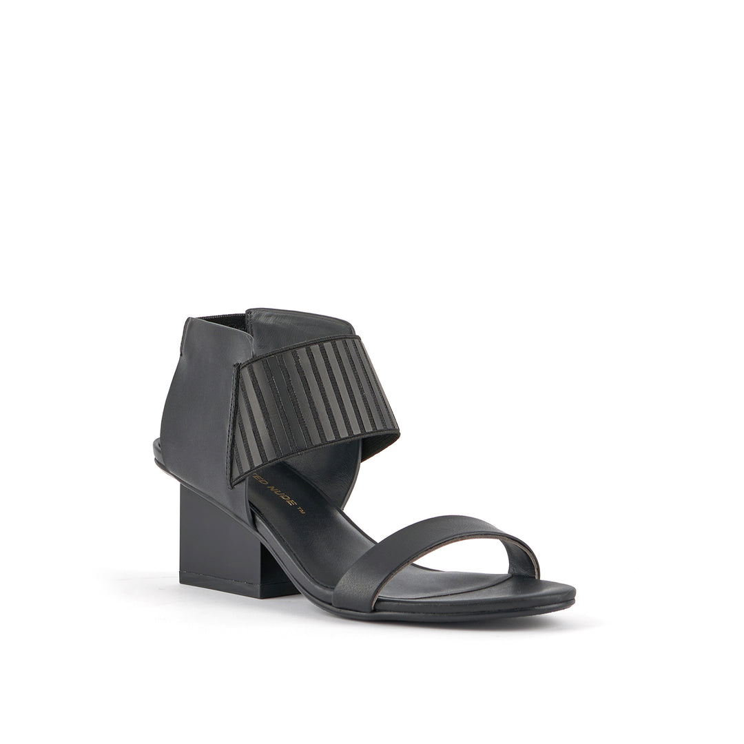 raila mid black angle out view