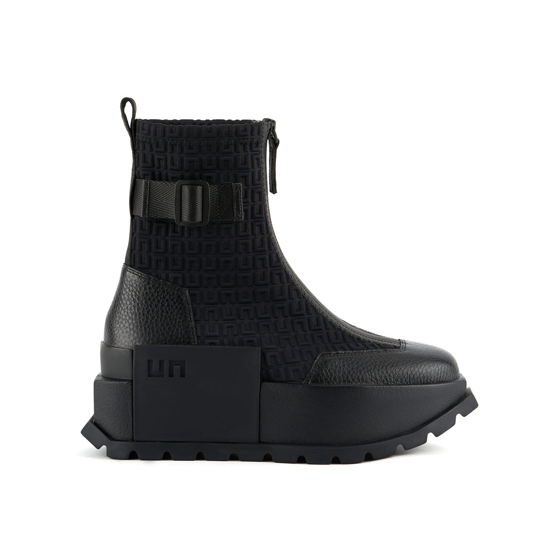 roko bootie black outside view