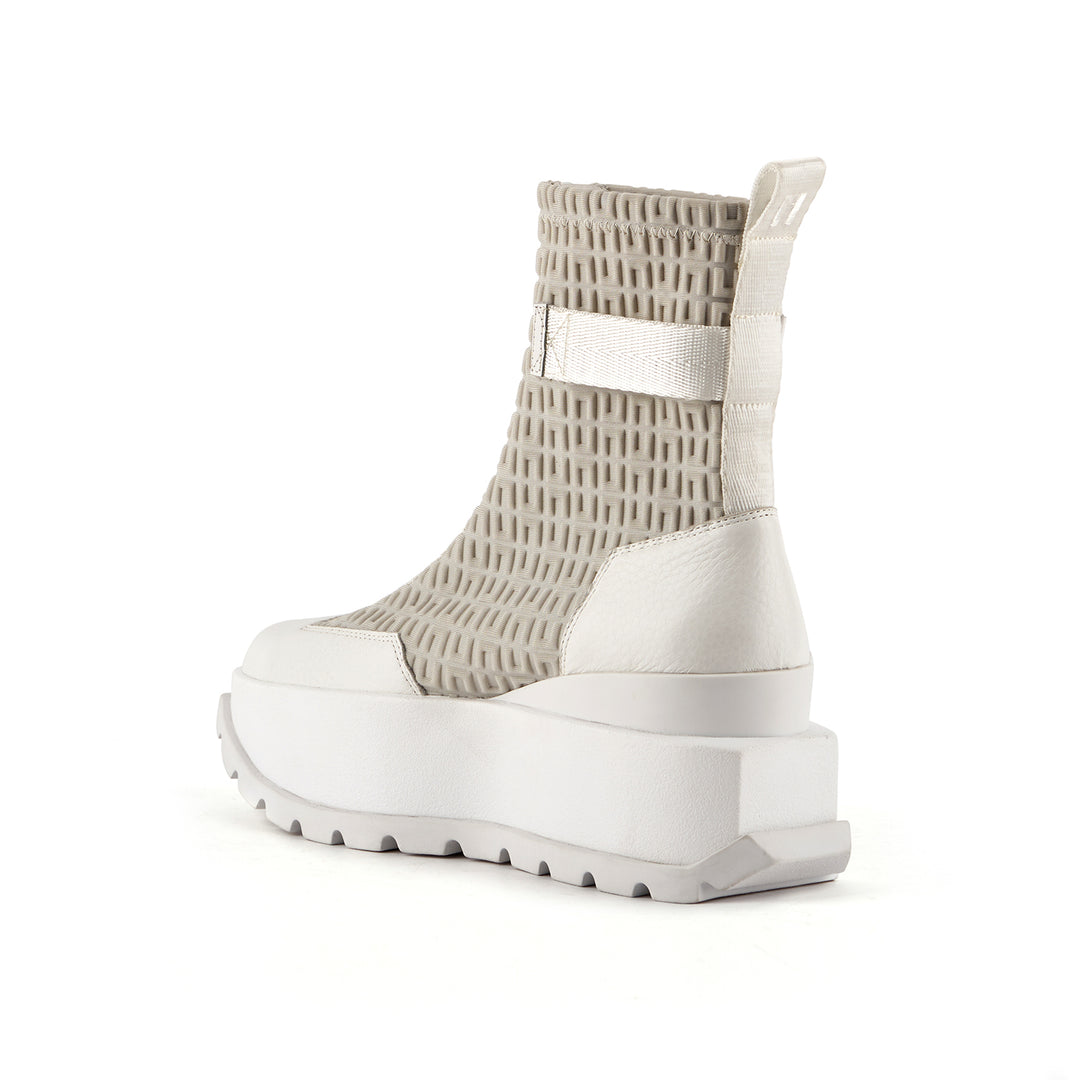 roko bootie ushuaia angle in view