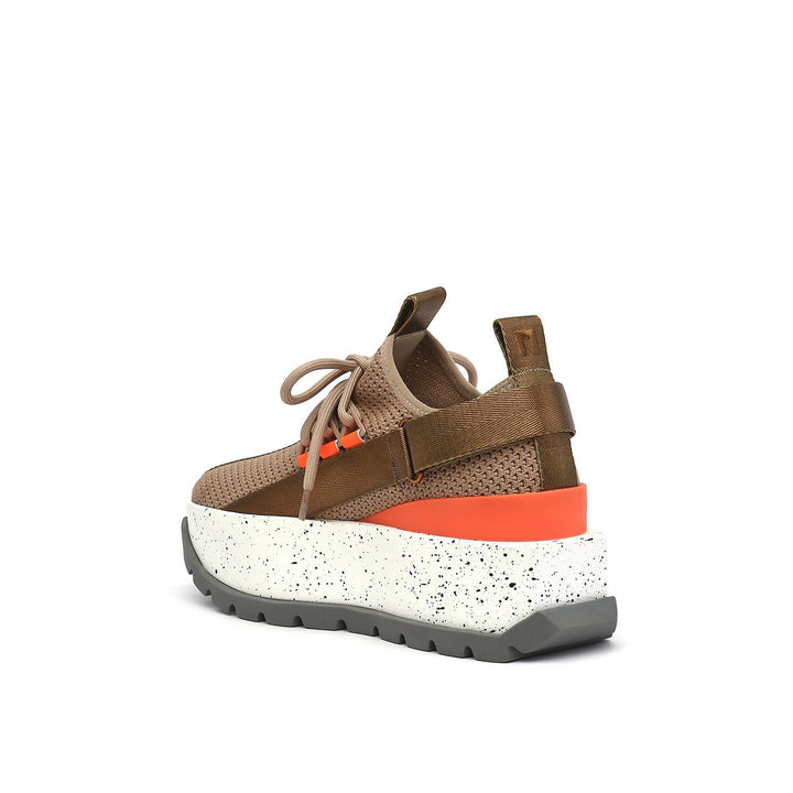 roko space caramel angle in view