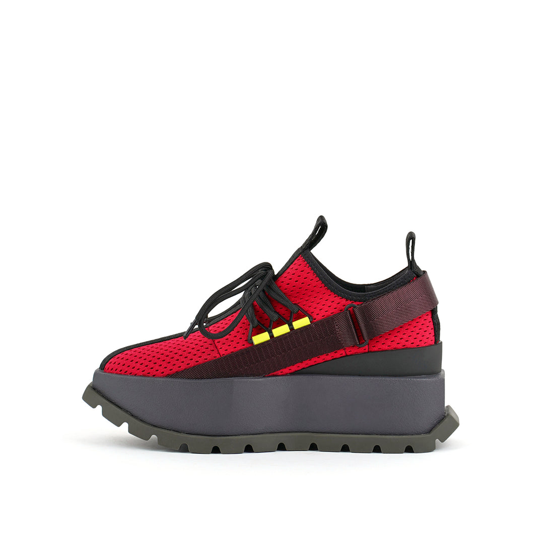 roko space electric magenta in view