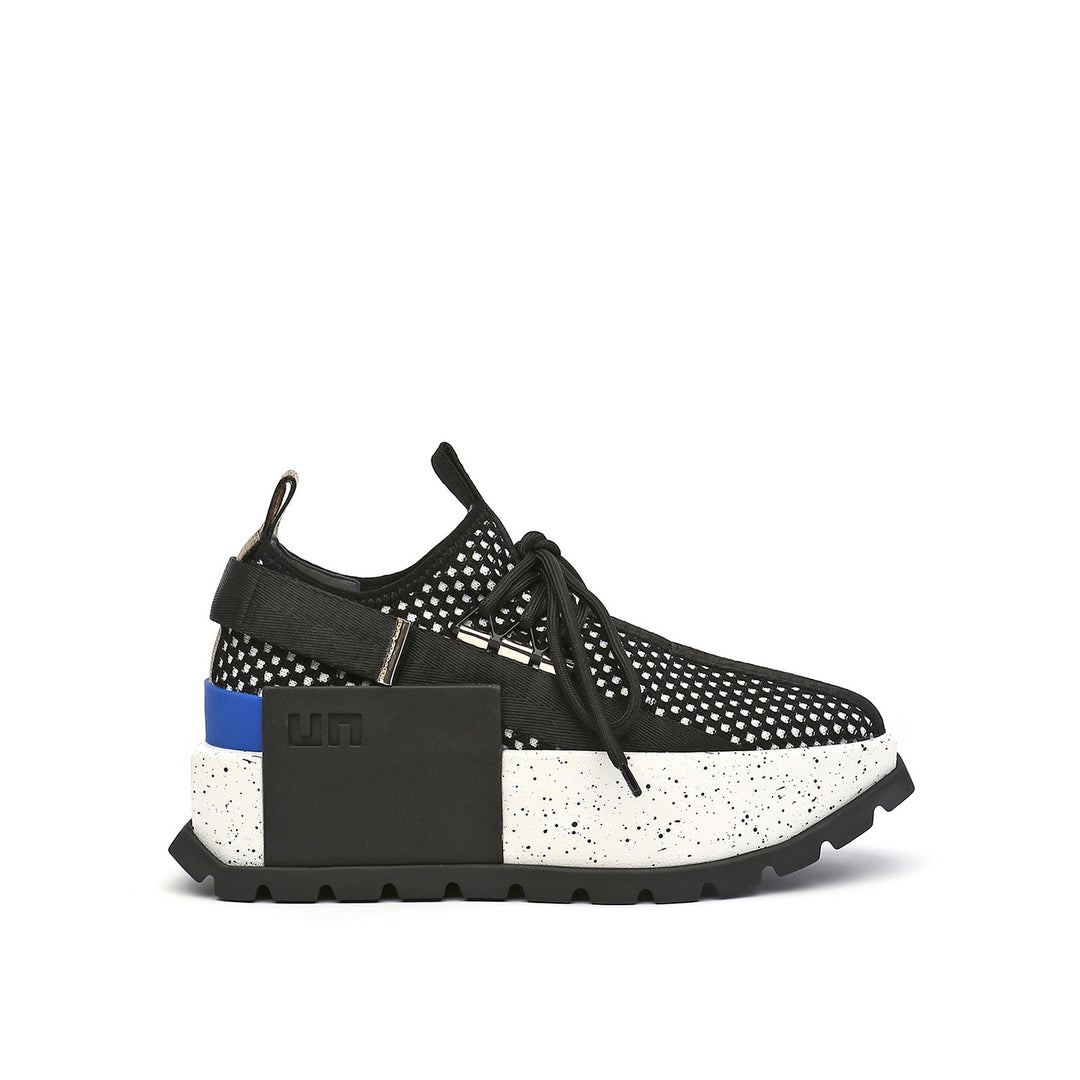 roko space mono out view