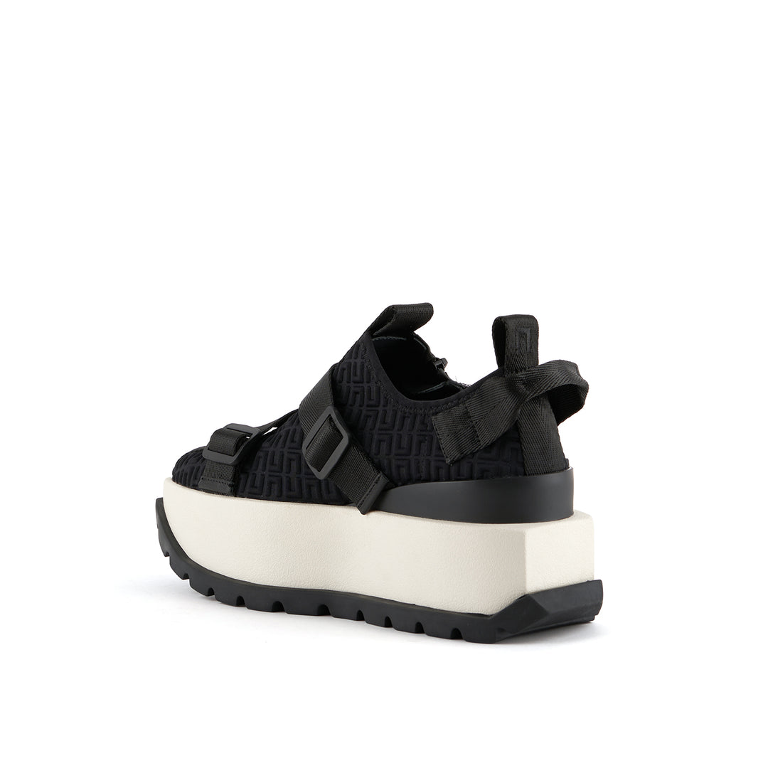 roko y black angle in view