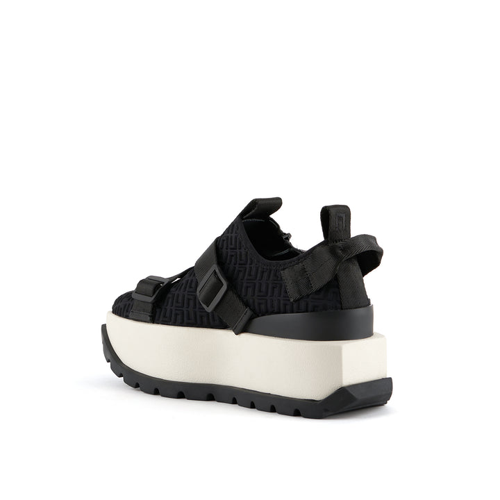 roko y black angle in view