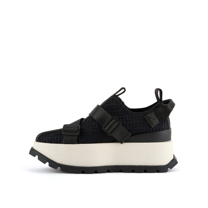 roko y black inside view