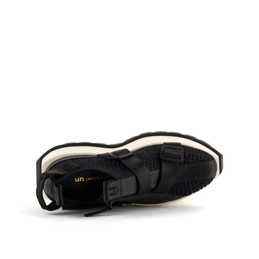 roko y black top view