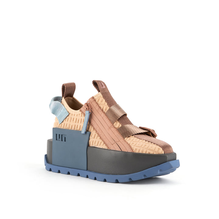 roko y montreal angle out view