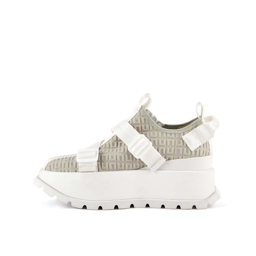 roko y ushuaia inside view