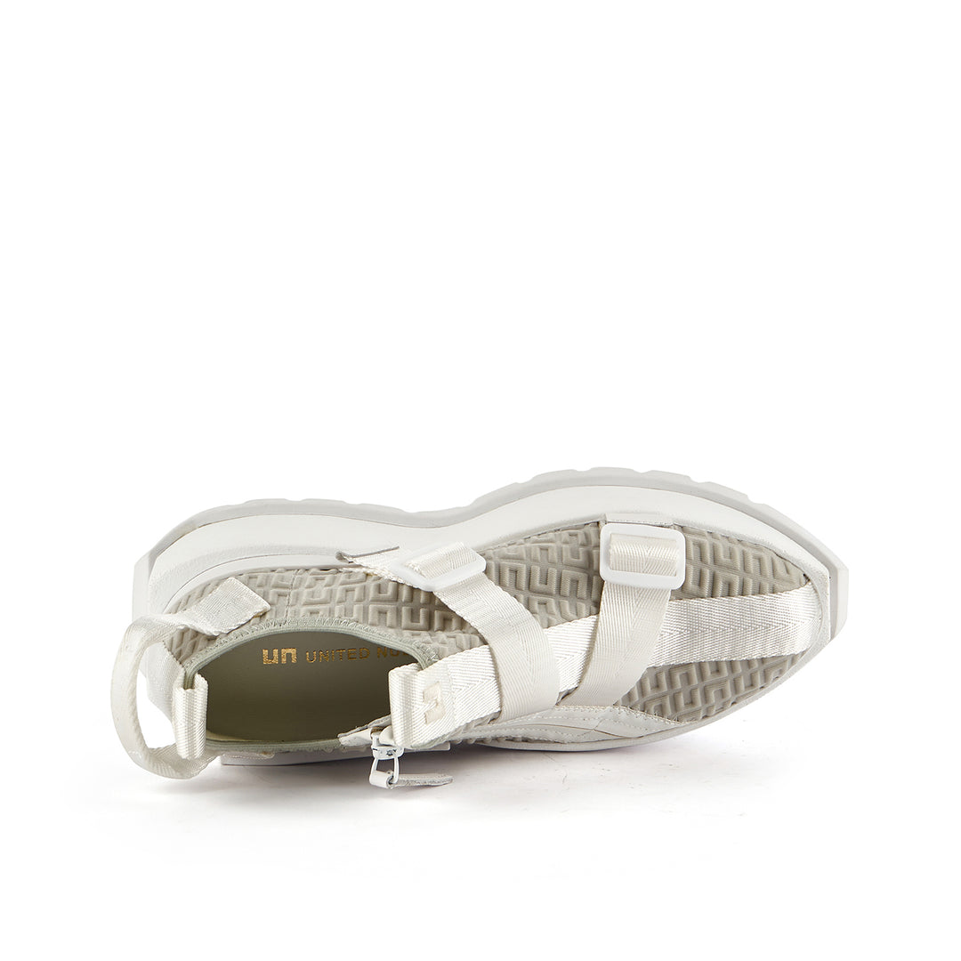 roko y ushuaia top view