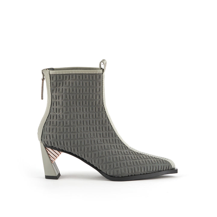 sonar bootie mid composite outside view