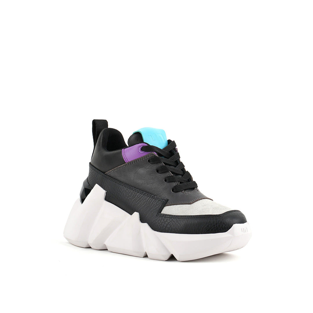 space kick max women mono angle out view