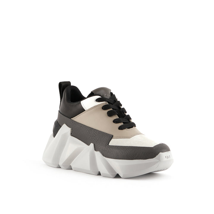 space kick max women mono angle out view