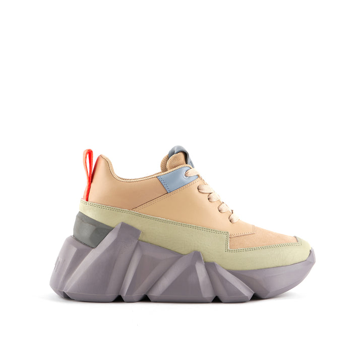 space kick max women vienna outside view