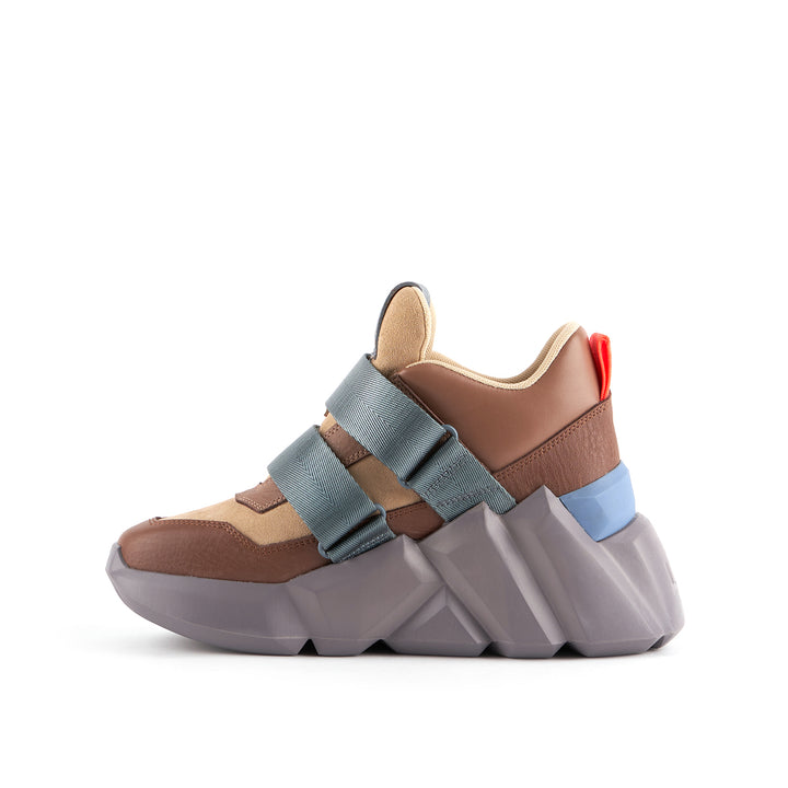 space kick women montreal inside view