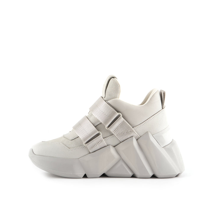 space kick women quiet grey inside view