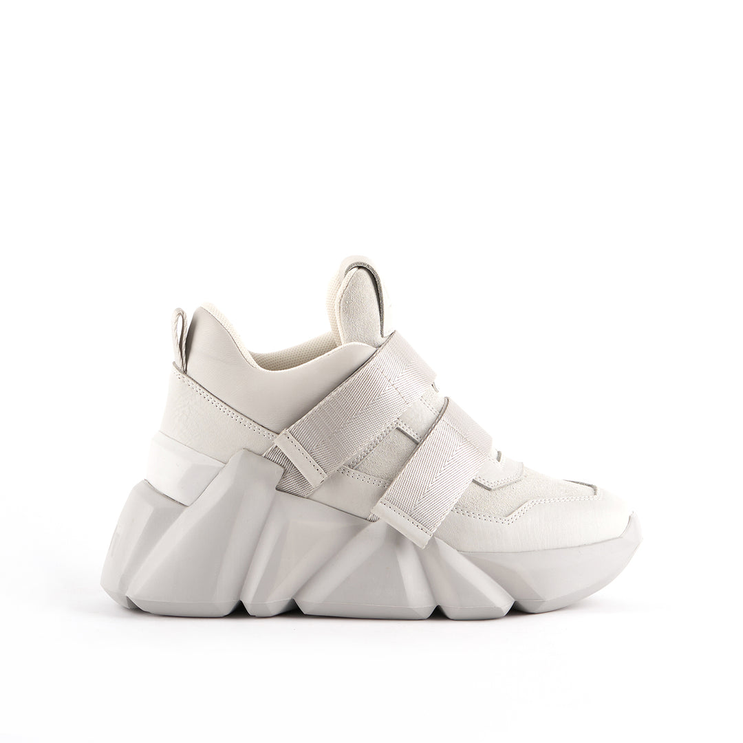 space kick women quiet grey top view