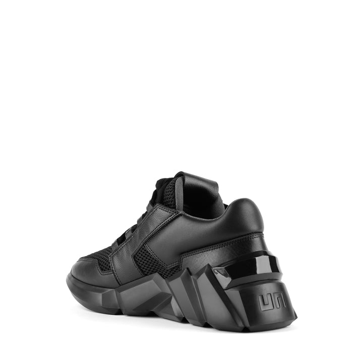 space kick jet lo ss21 black iii angle in view