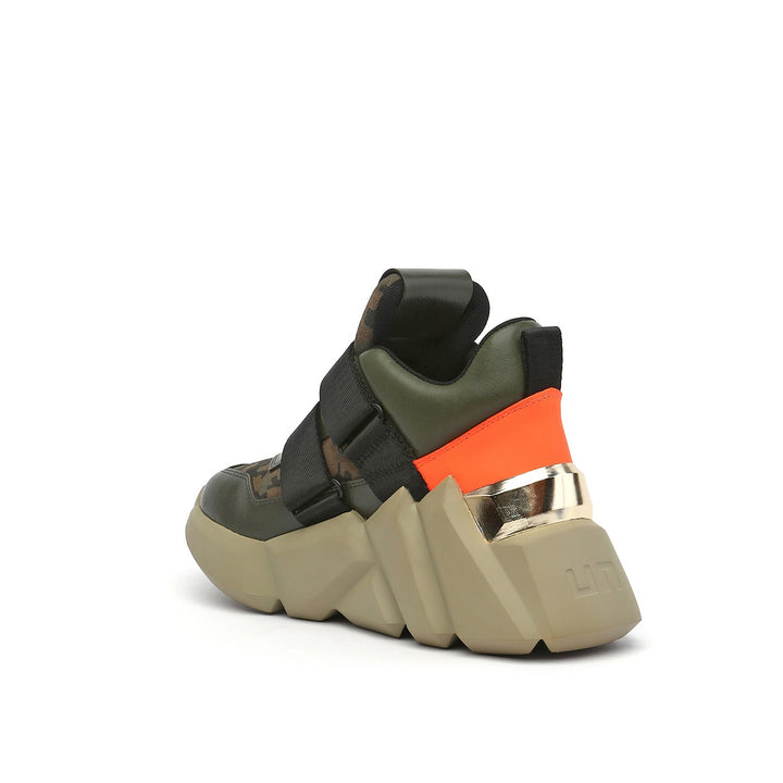 space kick womens camouflage angle in view