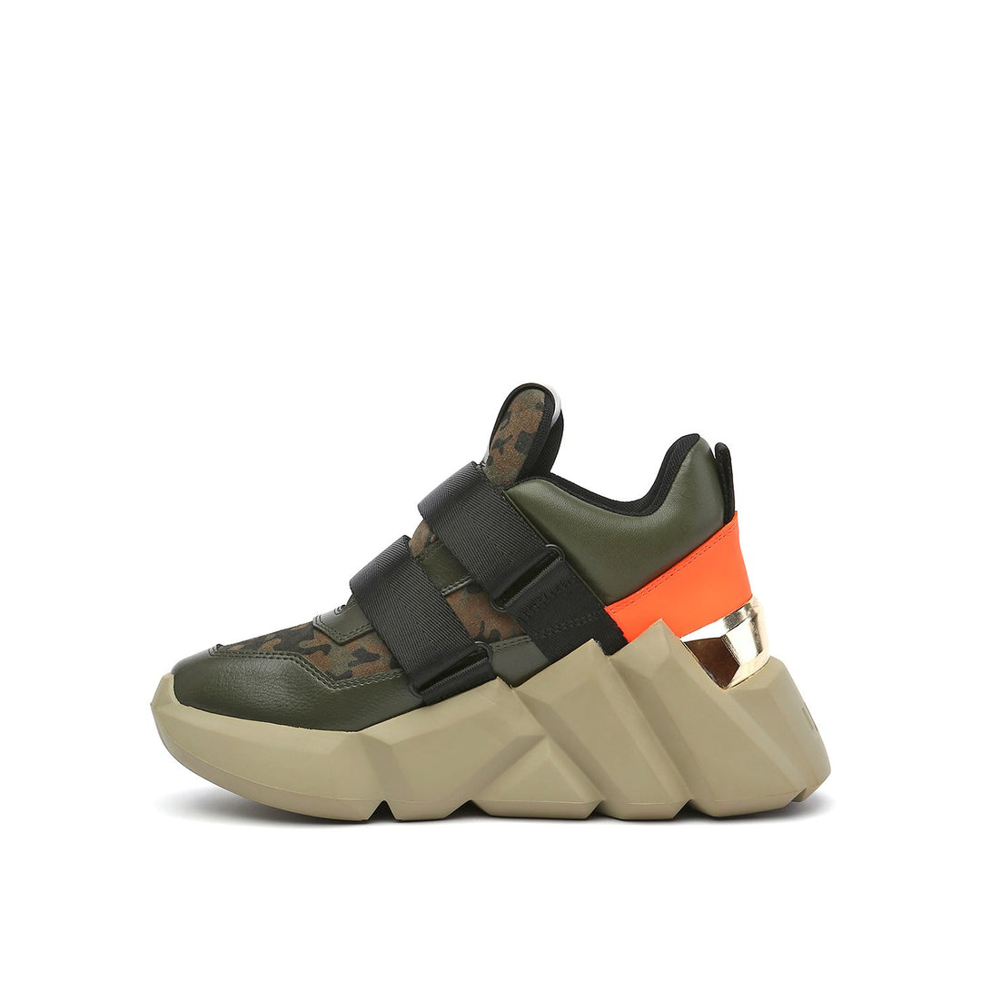 space kick womens camouflage in view