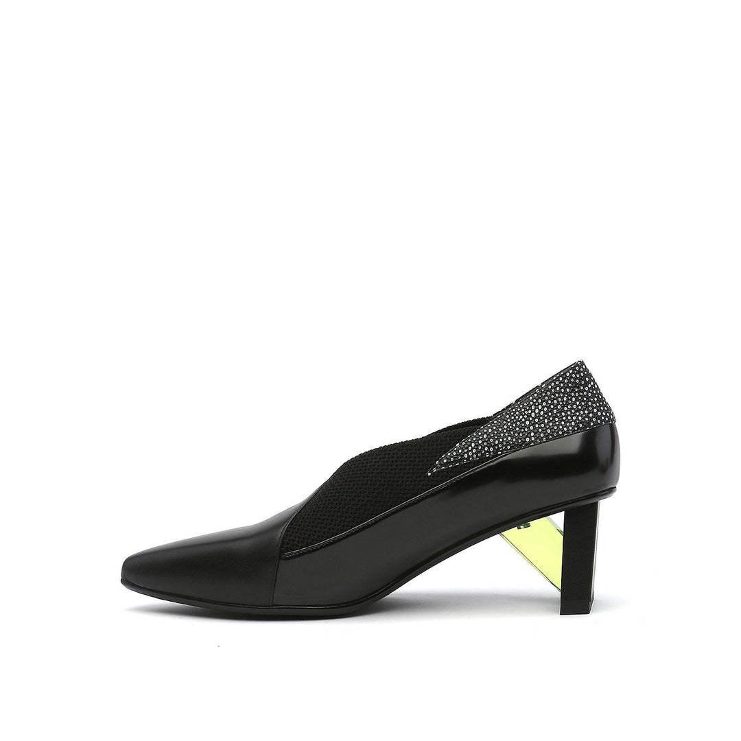 spark bootie mid black in view