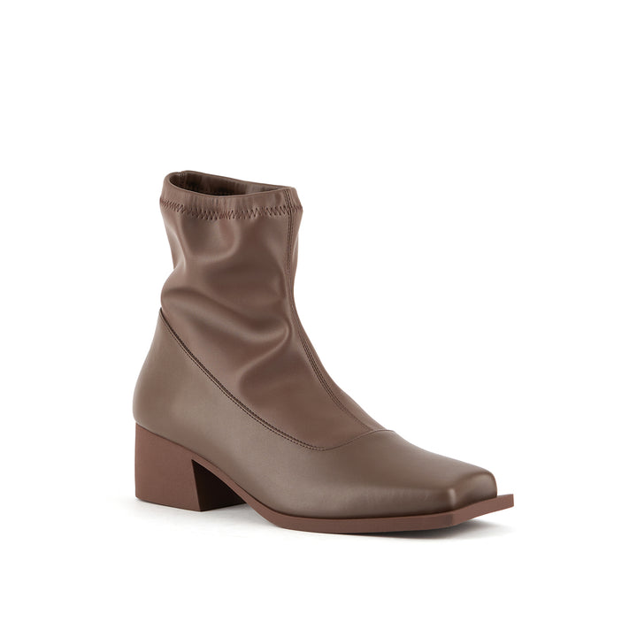 stem short boot brown angle out view