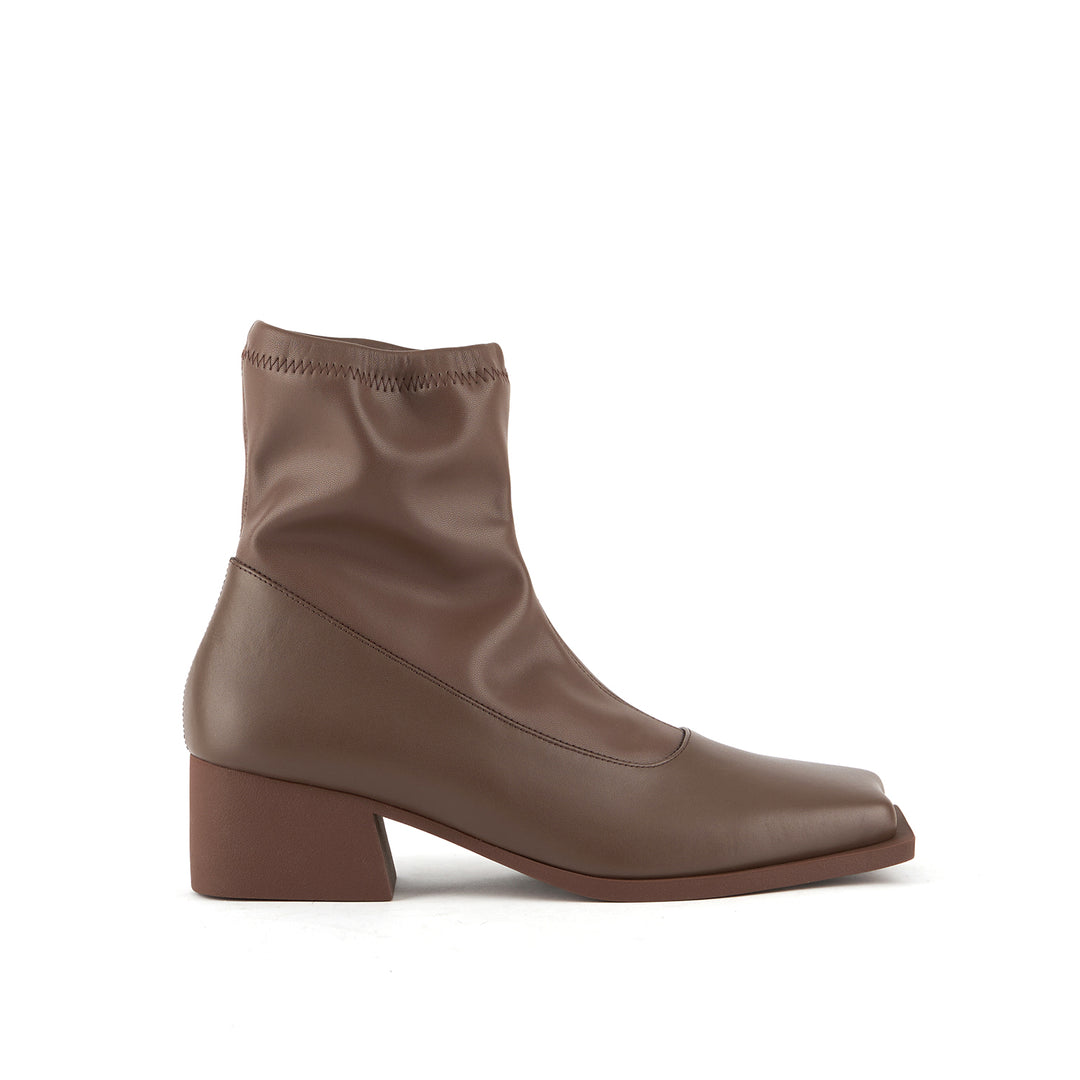 stem short boot brown outside view