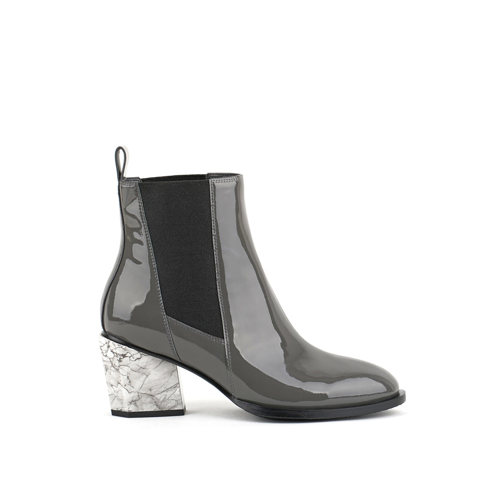 tetra chelsea mid pavement out view