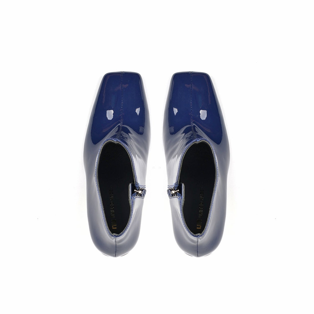 tool space blue top view