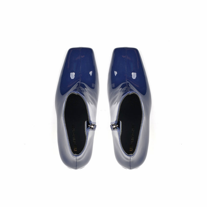 tool space blue top view