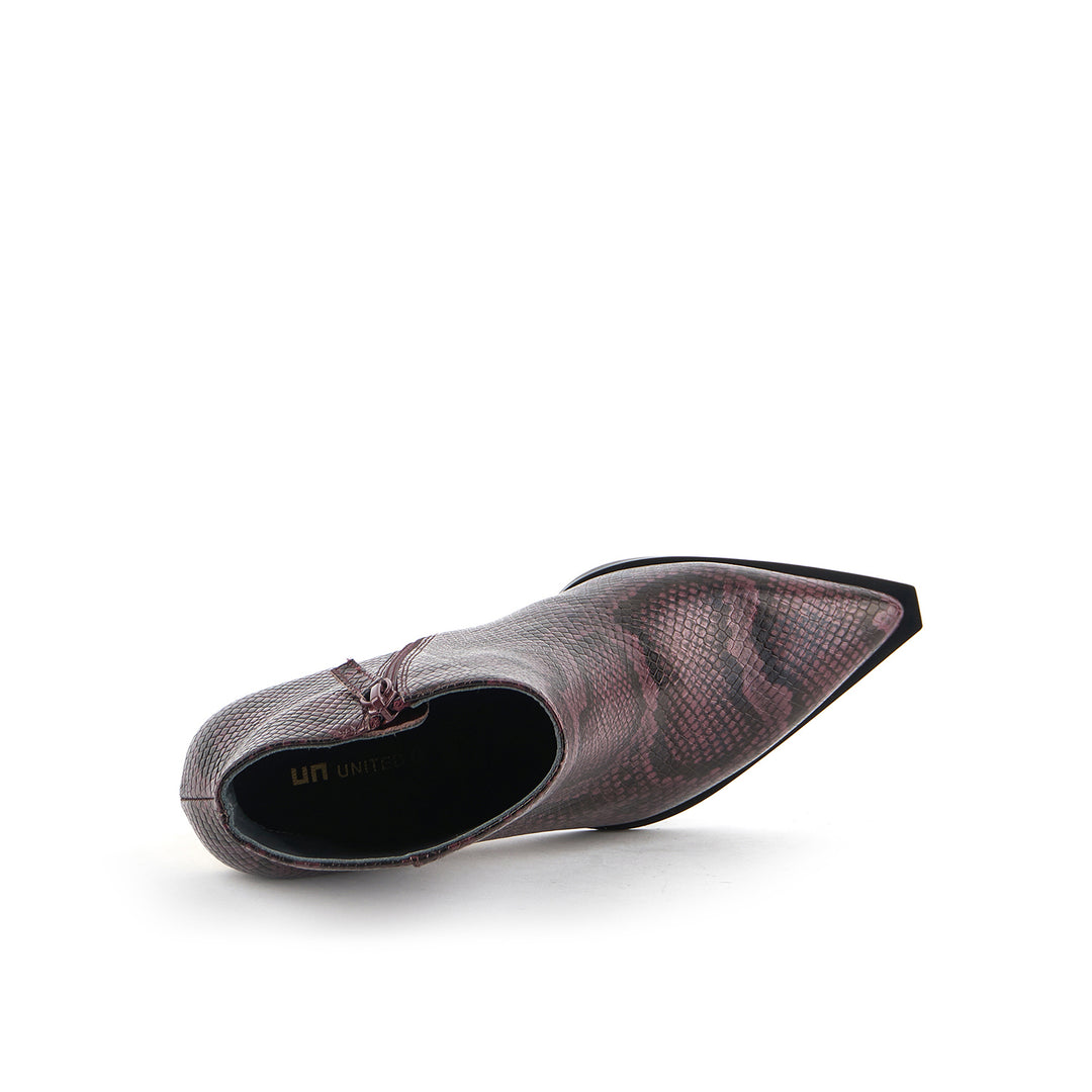 un bootie mid black top view