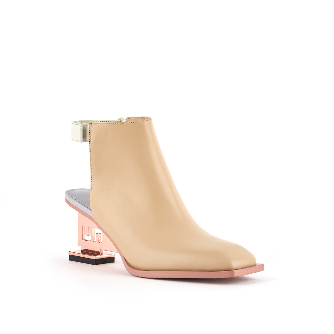 un mule mid bohemian angle out view